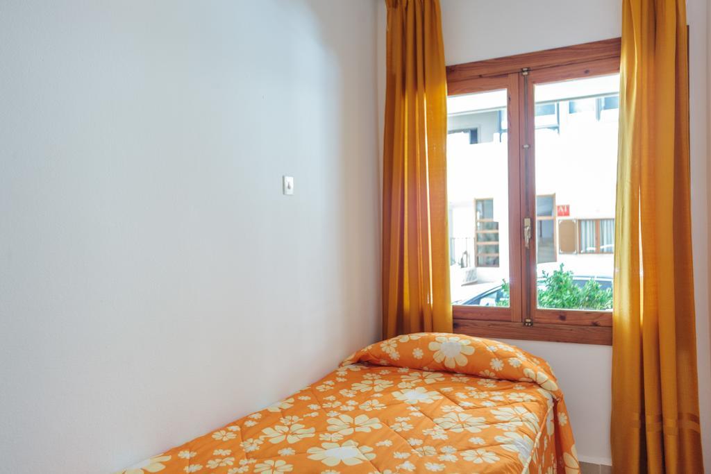 Apartamentos Obrador Colonia de Sant Jordi Room photo